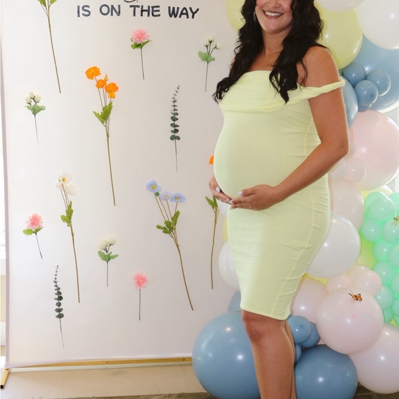 Elegant Yellow Maternity Dress - Picture 3 of 3